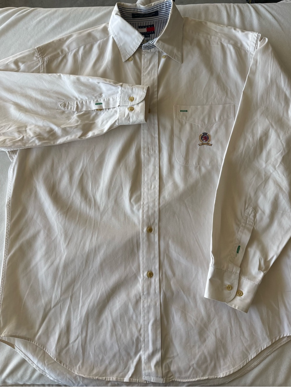Vintage Tommy Hilfiger White Long-Sleeve Dress Shirt with Embroidered Crest